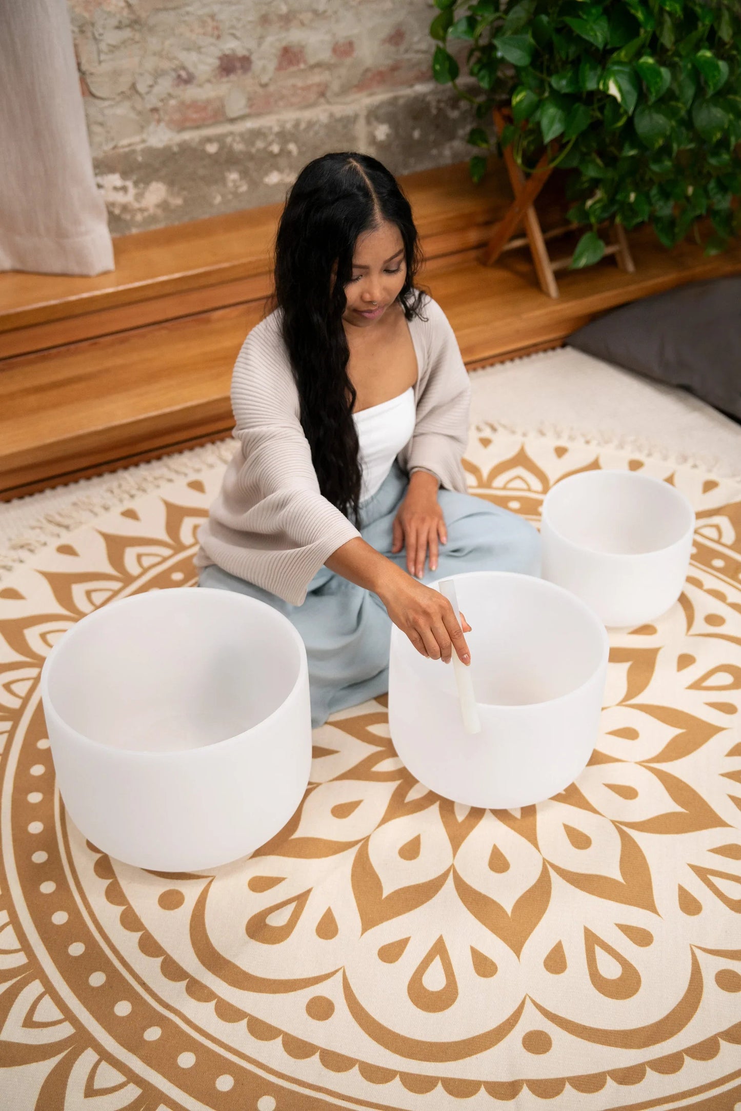3-Piece White-Frosted Crystal Singing Bowl Set, G4/E4/C4, 432 Hz